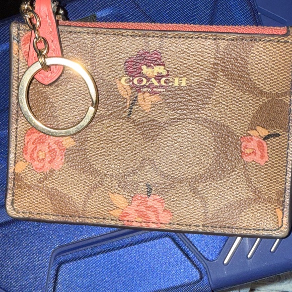 Coach Brown and Pink Roses Key & Card Holder‎ - Picture 7 of 7
